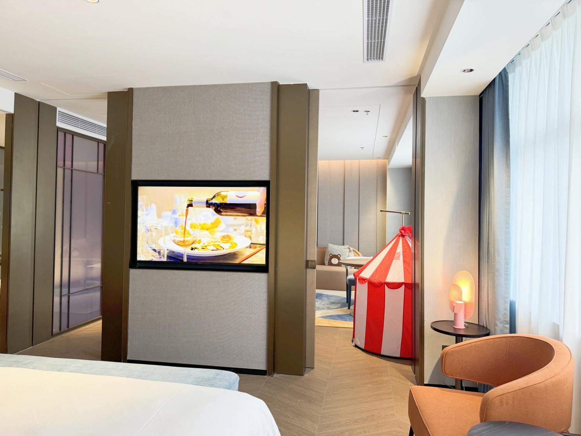 Guangzhou Baiyun Hotel Eksteriør bilde A room at the hotel