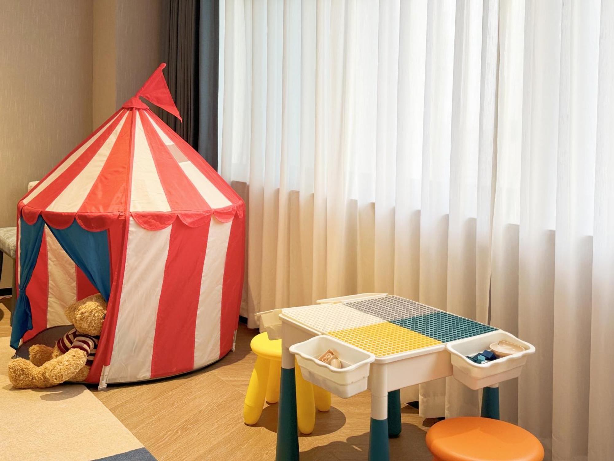 Guangzhou Baiyun Hotel Eksteriør bilde A children's playroom at a hotel
