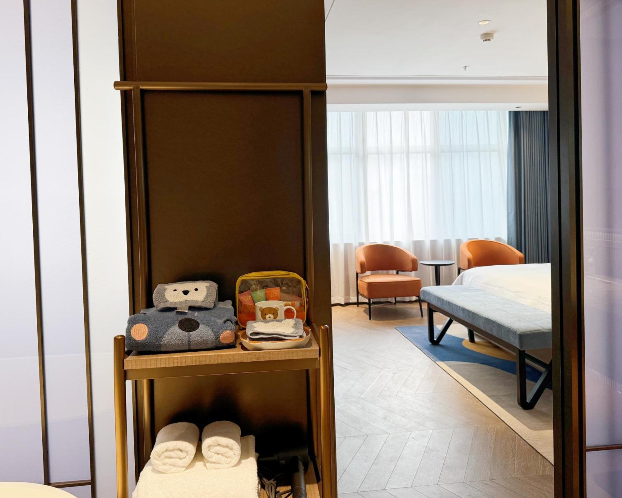 Guangzhou Baiyun Hotel Eksteriør bilde A room at the hotel